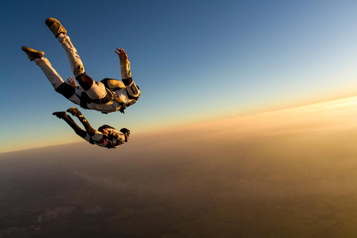 Skydiving: The Ultimate Guide to Freefall Acrobatics – Shreddy